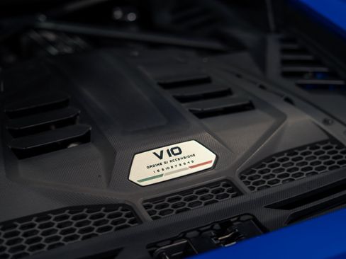 Used 2020 Lamborghini Huracan EVO RWD image 37