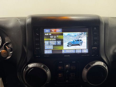 Used 2017 Jeep Wrangler Unlimited Sport w/ Quick Order Package 23S image 9