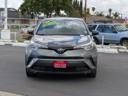 Used 2018 Toyota C-HR XLE FWD image 2