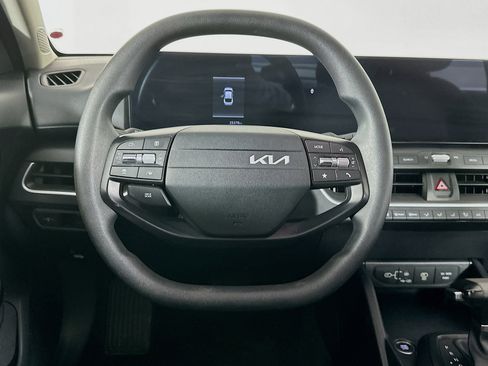 Used 2025 Kia K4 LXS image 18