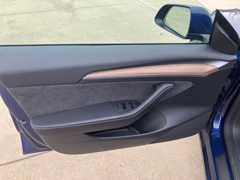 Used 2023 Tesla Model 3 Performance image 9