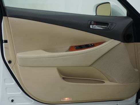 Used 2011 Lexus ES 350 FWD image 12