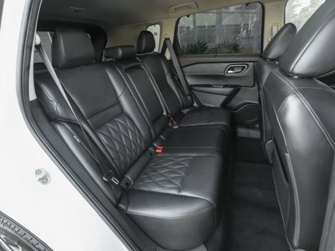 Used 2022 Nissan Rogue Platinum w/ Head-Up Display Package image 38