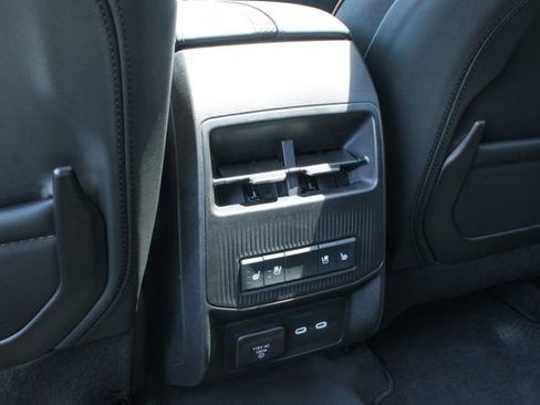 Used 2024 Jeep Wagoneer Launch Edition AWD/4WD image 36