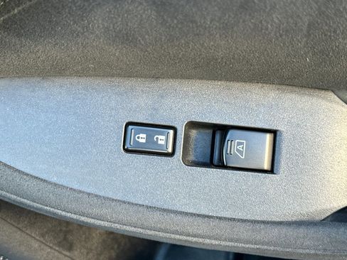 Used 2014 Nissan 370Z Touring w/ Sport Package image 21