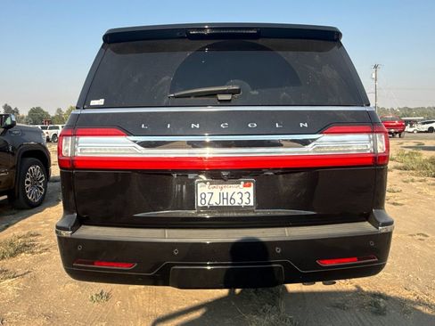 Used 2021 Lincoln Navigator Reserve AWD/4WD image 5