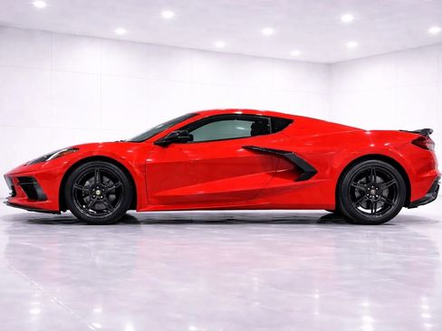 Used 2021 Chevrolet Corvette Stingray Preferred Cpe w/ Z51 Performance Package image 2
