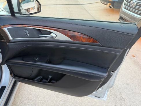 Used 2017 Lincoln MKZ Reserve image 31