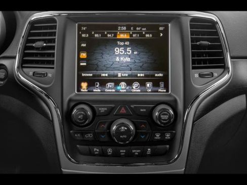 Certified 2021 Jeep Grand Cherokee Laredo X AWD/4WD image 7