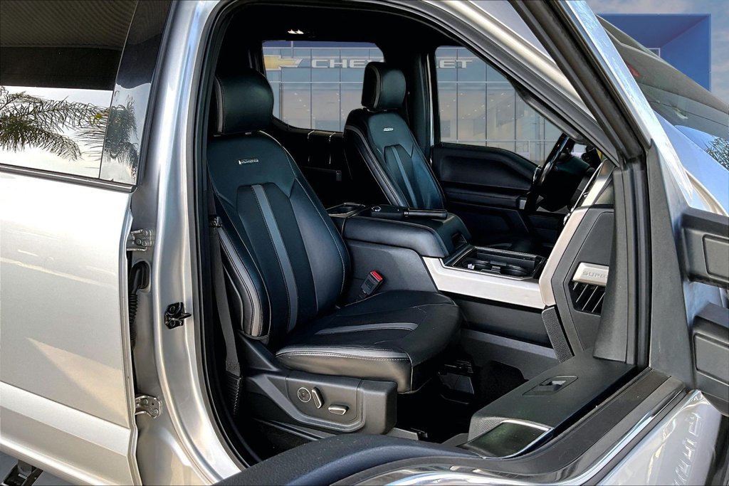 Used 2018 Ford F250 Platinum w/ Platinum Ultimate Package AWD/4WD image 18