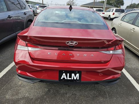 Used 2023 Hyundai Elantra SEL image 7
