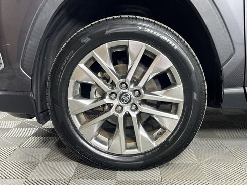 Used 2020 Toyota RAV4 XLE Premium image 11