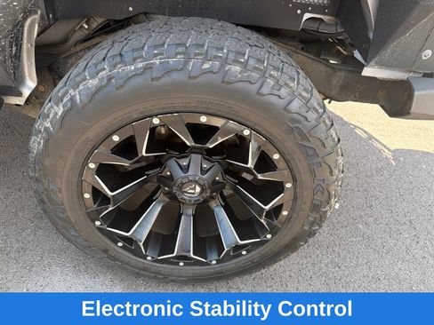 Used 2015 Jeep Wrangler Unlimited Sahara w/ Connectivity Group AWD/4WD image 24