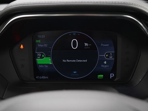 Used 2022 Chevrolet Bolt EUV LT w/ Convenience Package image 23