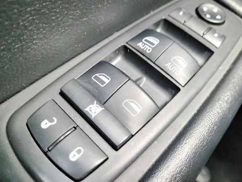 Used 2018 Chrysler Pacifica Touring Plus w/ S Appearance Package image 27