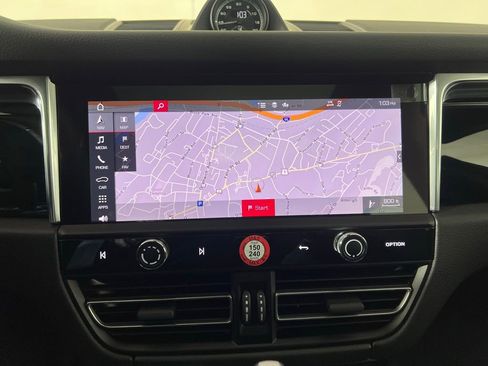 Certified 2026 Porsche Macan AWD/4WD image 34