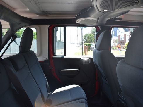 Used 2025 Jeep Wrangler Unlimited Sport AWD/4WD image 23