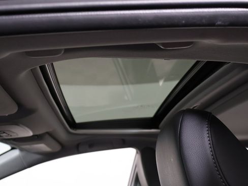 Used 2021 Toyota Camry XLE w/ Navigation Upgrade Package image 18