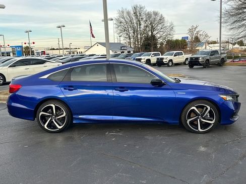 Used 2022 Honda Accord Sport image 2