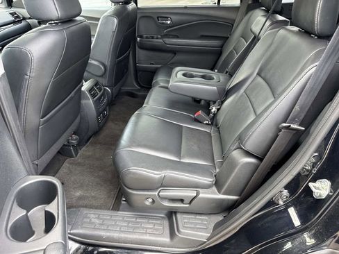 Used 2016 Honda Pilot Touring image 11