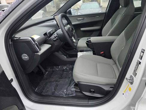 New 2026 Volvo EX30 Plus w/ Protection Package image 22