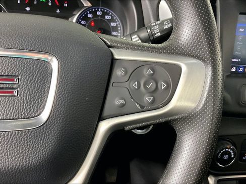 Used 2024 GMC Terrain SLE FWD image 7