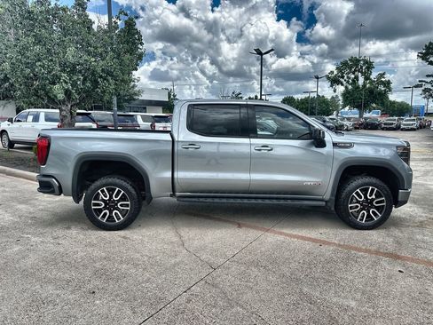 Used 2025 GMC Sierra 1500 AT4 w/ AT4 Premium Package AWD/4WD image 10
