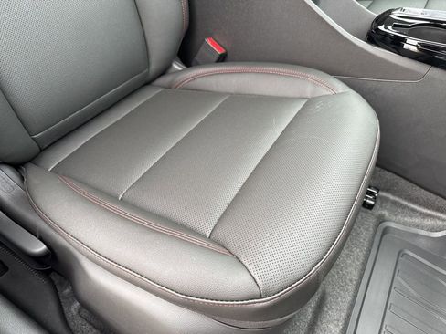 New 2026 Chevrolet Trax RS w/ Sunroof Package image 26