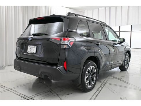 Used 2025 Subaru Forester Premium image 7