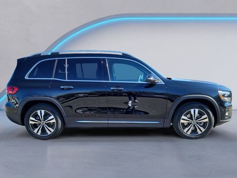 Certified 2025 Mercedes-Benz GLB 250 4MATIC image 2