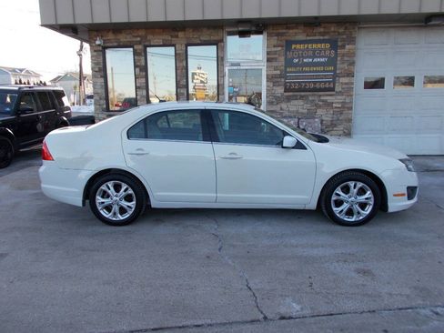 Used 2012 Ford Fusion SE image 2