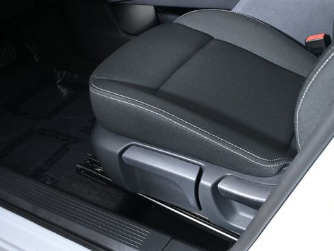 Certified 2025 Nissan Rogue S image 22