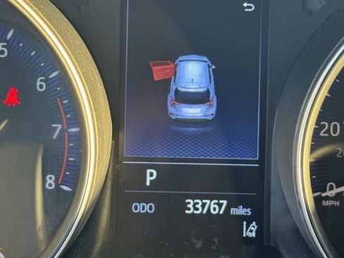 Used 2022 Toyota C-HR XLE image 13