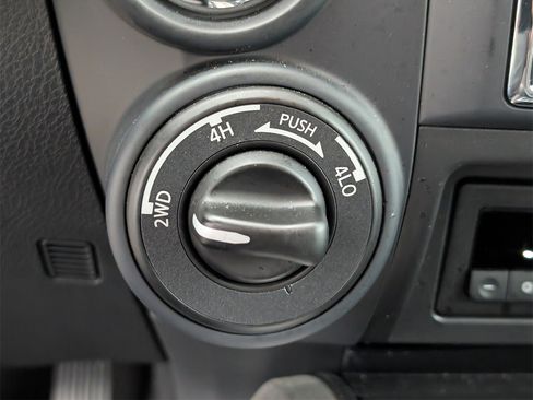 Certified 2024 Nissan Titan SV w/ SV Convenience Package image 19