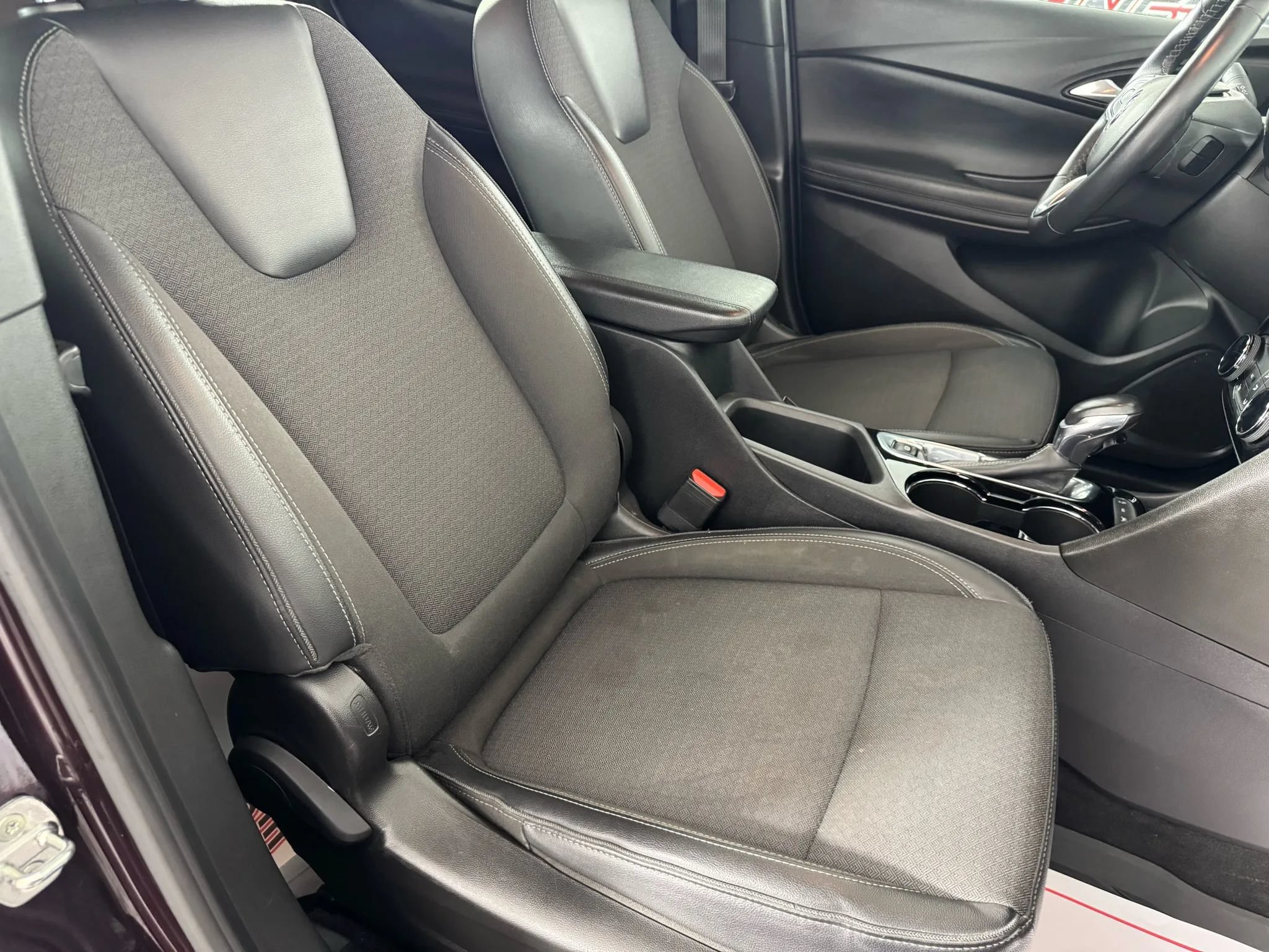 Used 2021 Buick Encore GX Preferred w/ Cold Weather Comfort Package AWD/4WD image 34