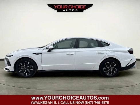 Used 2025 Hyundai Sonata SEL FWD image 2