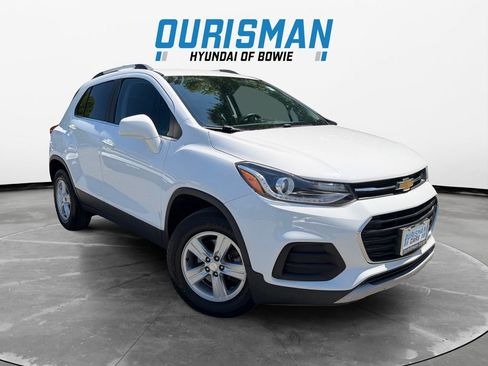 Used 2020 Chevrolet Trax LT AWD/4WD image 1