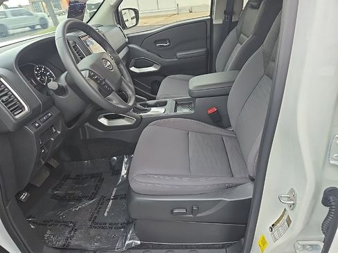 Certified 2024 Nissan Frontier SV w/ Hardbody Edition image 13