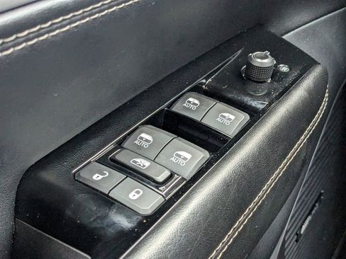 Used 2024 Jeep Wagoneer L 4WD image 18