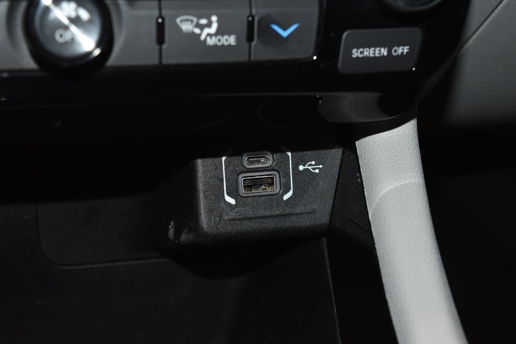 Used 2024 Jeep Compass Limited AWD/4WD image 13