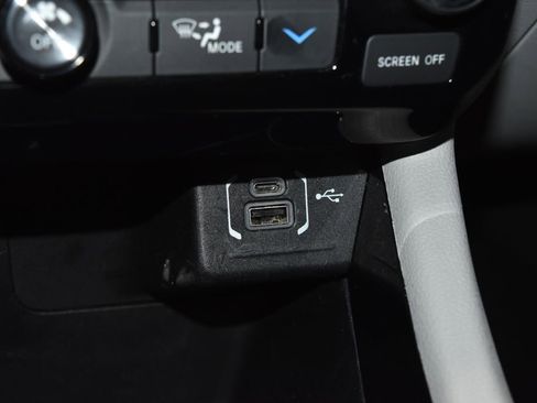 Used 2024 Jeep Compass Limited AWD/4WD image 13