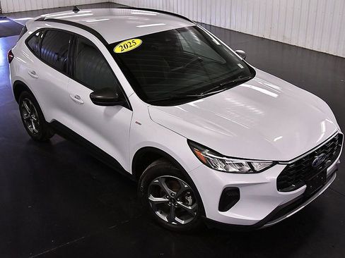 Used 2025 Ford Escape ST-Line image 13