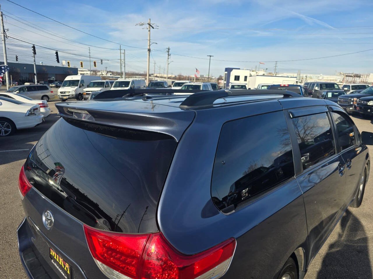 Used 2014 Toyota Sienna LE FWD image 44