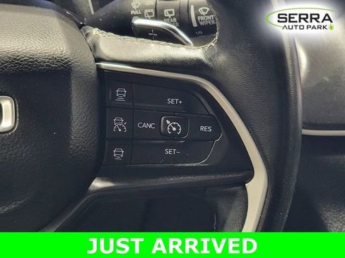 Used 2022 Jeep Grand Cherokee L Laredo image 27