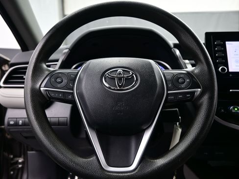 Used 2022 Toyota Camry LE FWD image 22