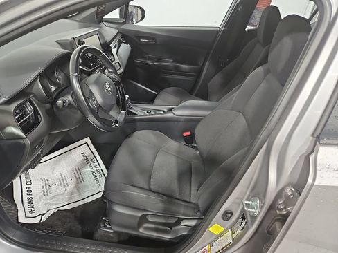 Used 2018 Toyota C-HR XLE FWD image 10
