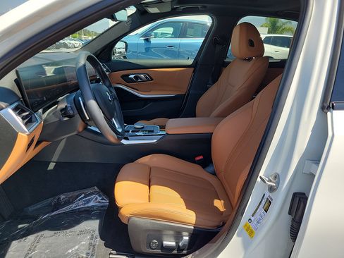 Used 2023 BMW 330i Sedan w/ Premium Package RWD image 17