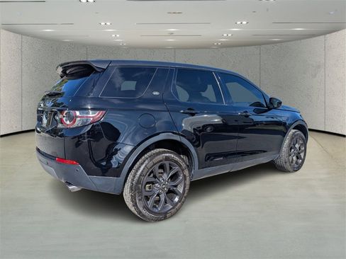 Used 2019 Land Rover Discovery Sport image 3