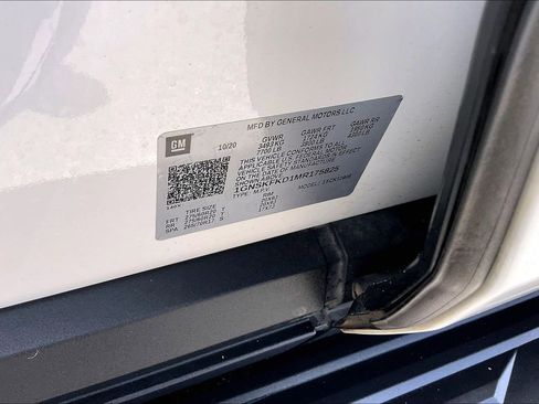 Used 2021 Chevrolet Suburban Premier w/ Premium Package AWD/4WD image 16