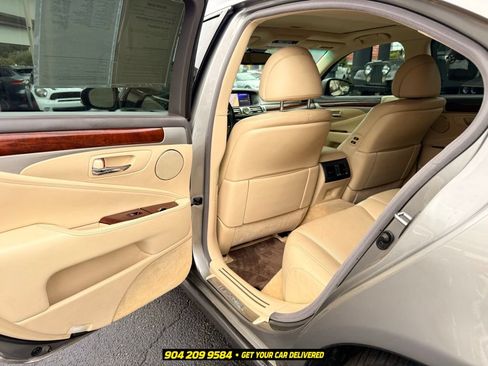 Used 2016 Lexus LS 460 w/ Comfort Package RWD image 23